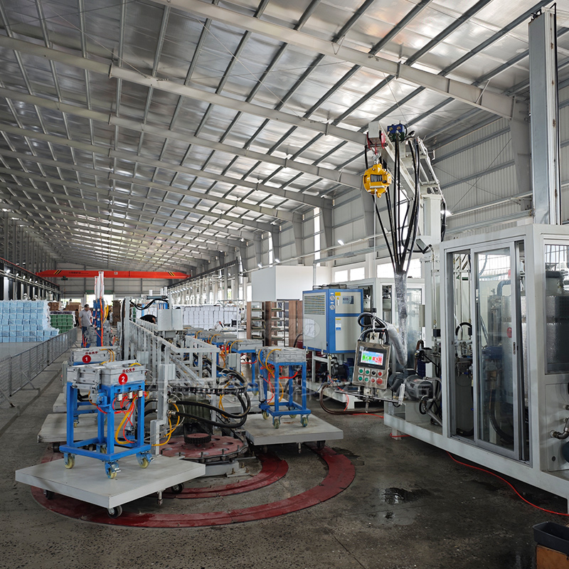 保溫箱高壓發(fā)泡機(jī)